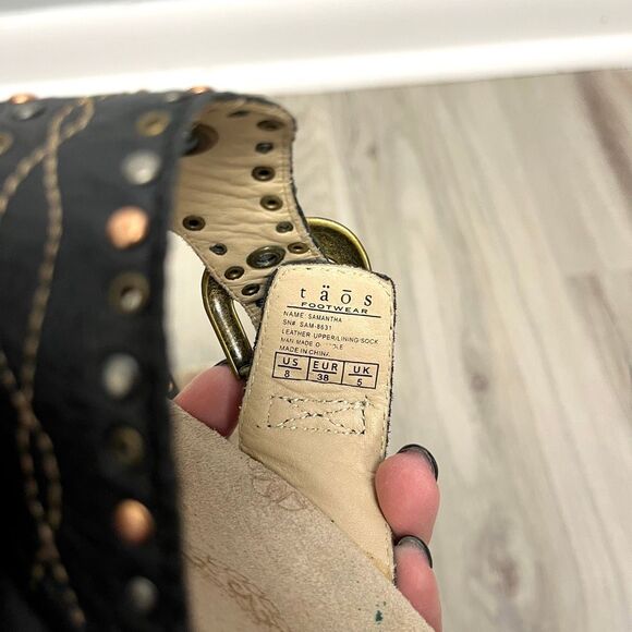 Taos Footwear Sandals Women’s 8 Samantha Black Leather Studded Slide - Picture 7 of 7